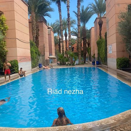 Riad Nezha Avec Jacuzzi Et 3 Piscines Au Coeur De Marraquexe Exterior foto